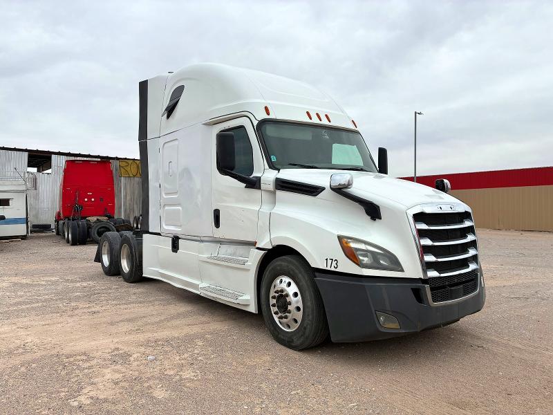 2018 Freightliner All other VIN 3AKJHHDR4JSKB5670 — COPART salvage auction photo