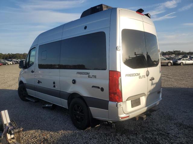 2022 Mercedes-benz Sprinter VIN W1X4EBHY0NP484324 COPART salvage auction — WATER/FLOOD, FL - CERTIFICATE OF DESTRUCTION, sold $37,250 on 2025-02-14 (photo 3)