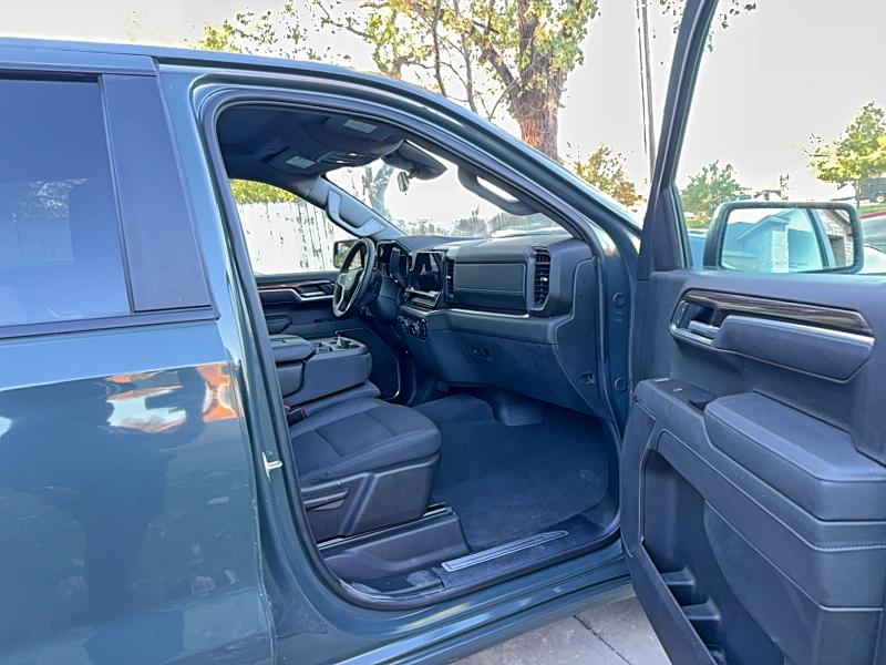 2025 Chevrolet Silverado VIN 1GCUKDED8SZ171415 COPART salvage auction — Normal Wear, TX - CERT OF TITLE-REBUILT SALVAGE (P), sold $16,200 on 2025-12-29 (photo 5)