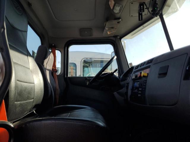 2017 Peterbilt All models VIN 1NP3A28X6HD421516 COPART salvage auction — MINOR DENT/SCRATCHES, OK - CERTIFICATE OF TITLE, sold $5,000 on 2026-07-09 (photo 5)