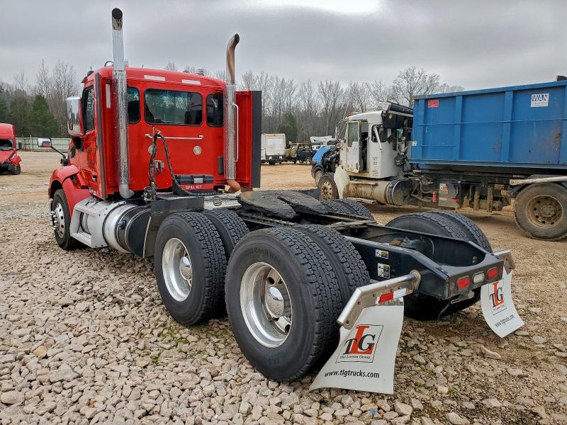 2020 Peterbilt tractor All models VIN 1XPBDP9XXLD711058 COPART salvage auction — NORMAL WEAR, MO - DEALER ONLY CLEAN TITLE, sold $8,500 on 2026-07-27 (photo 3)