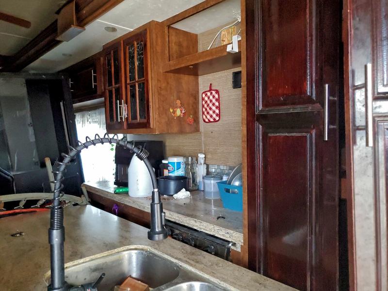 2014 Other recreational vehicle Other VIN 5ZT3BKYBXEA309256 COPART salvage auction — SIDE, CT, sold $50 on 2026-07-20 (photo 8)