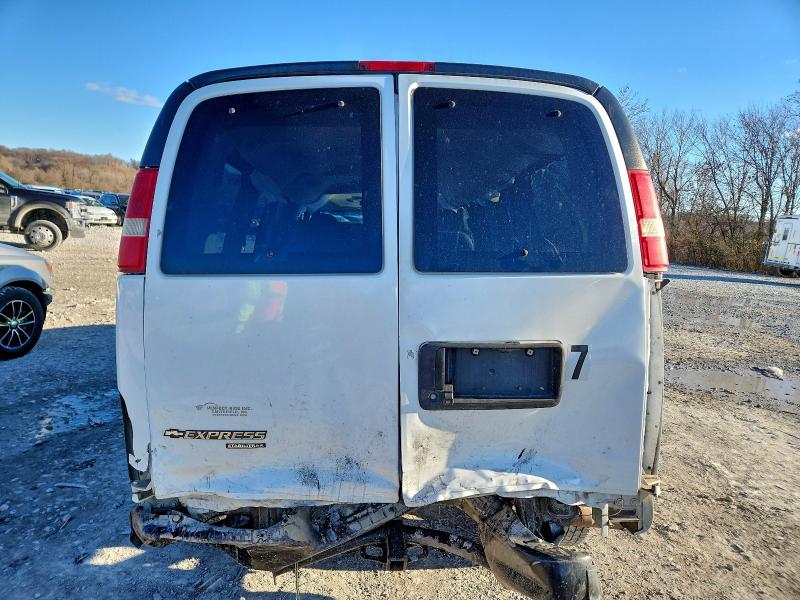 2015 Chev Express VIN 1GNWGPFG1F1271601 COPART salvage auction — UNDERCARRIAGE, Il - Salvage Certificate, sold $3,200 on 2026-07-08 (photo 6)