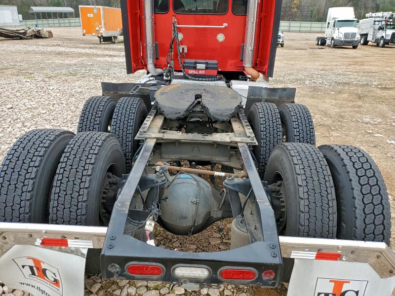 2020 Peterbilt tractor All models VIN 1XPBDP9XXLD711058 COPART salvage auction — NORMAL WEAR, MO - DEALER ONLY CLEAN TITLE, sold $8,500 on 2026-07-27 (photo 6)