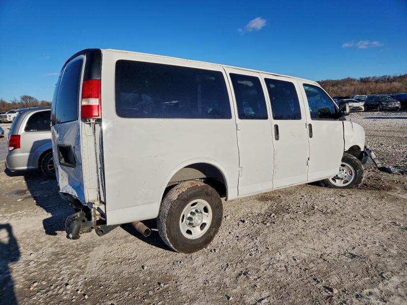 2015 Chev Express VIN 1GNWGPFG1F1271601 COPART salvage auction — UNDERCARRIAGE, Il - Salvage Certificate, sold $3,200 on 2026-07-08 (photo 3)
