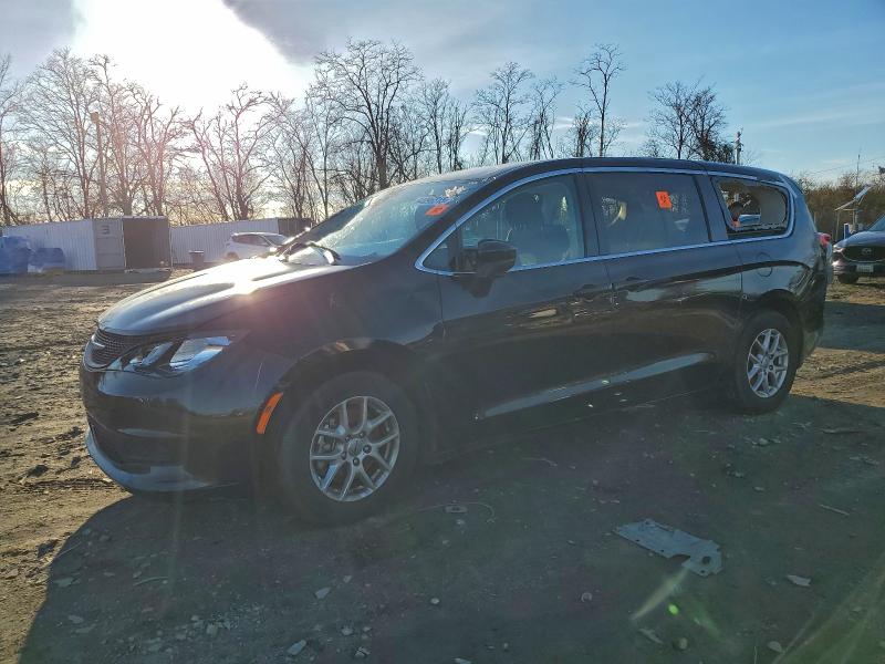 2024 Chrysler Minivan VIN 2C4RC1CGXRR128004 — COPART salvage auction photo