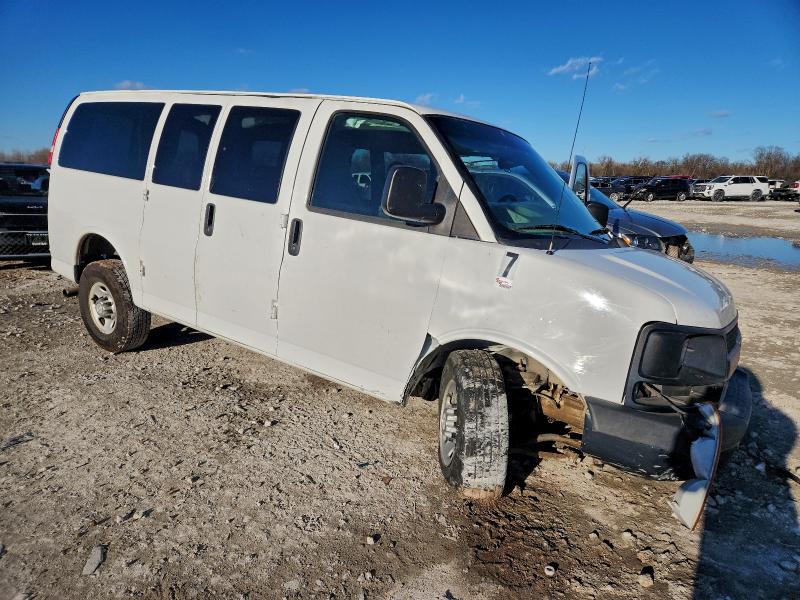 2015 Chev Express VIN 1GNWGPFG1F1271601 COPART salvage auction — UNDERCARRIAGE, Il - Salvage Certificate, sold $3,200 on 2026-07-08 (photo 4)