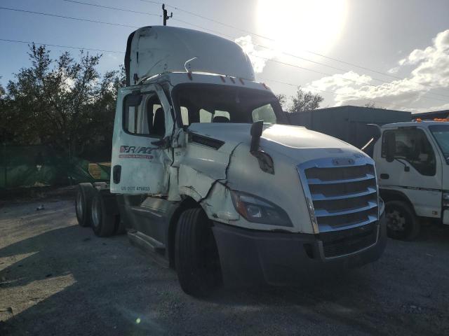 2018 Freightliner All other VIN 3AKJHLDV1JSJT7952 COPART salvage auction — ROLLOVER, RB, sold $15 on 2026-08-13 (photo 1)