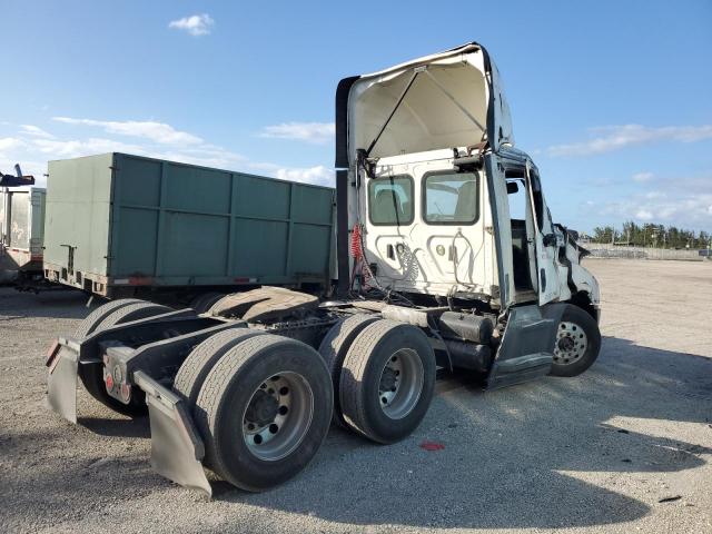 2018 Freightliner All other VIN 3AKJHLDV1JSJT7952 COPART salvage auction — ROLLOVER, RB, sold $15 on 2026-08-13 (photo 4)