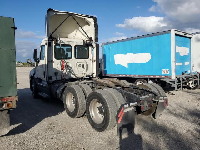 2018 Freightliner All other VIN 3AKJHLDV1JSJT7952 COPART salvage auction — ROLLOVER, RB, sold $15 on 2026-08-13 (photo 3)