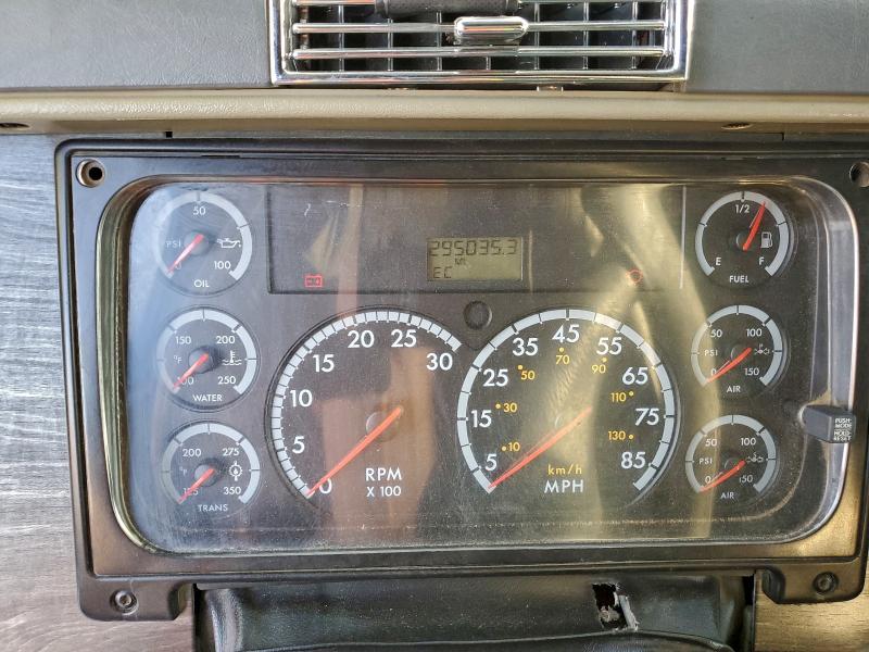 2009 Freightliner All other VIN 1FUJA6CK69LAD3105 COPART salvage auction — MINOR DENT/SCRATCHES, TX - CERTIFICATE OF TITLE, sold $8,400 on 2026-07-24 (photo 8)