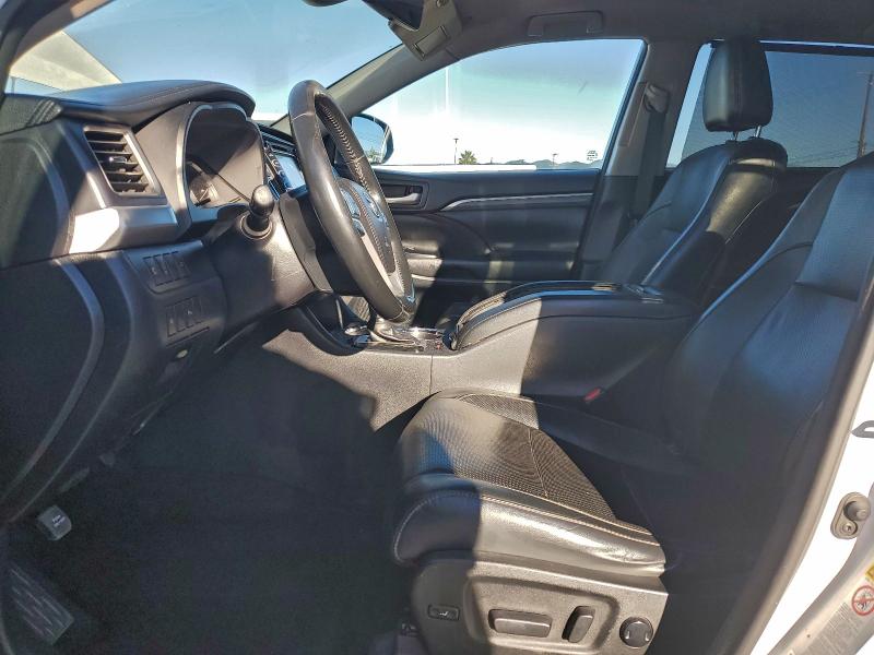2017 Toyota Highlander VIN 5TDYZRFH0HS208348 COPART salvage auction — MINOR DENT/SCRATCHES, CA - SALVAGE CERTIFICATE, sold $1,750 on 2026-07-23 (photo 7)