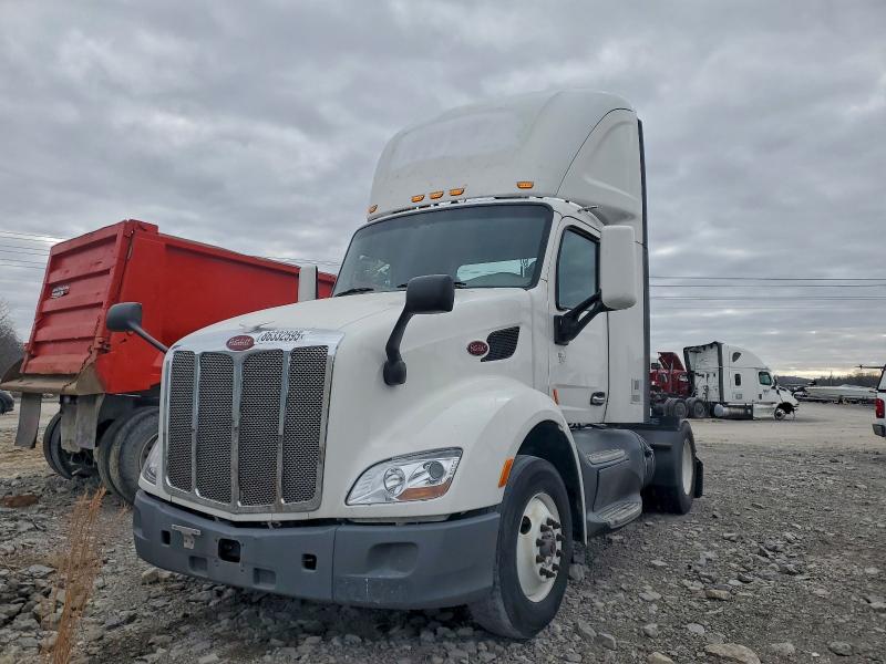 2018 Peterbilt All models VIN 1XPBA48X3JD477710 COPART salvage auction — NORMAL WEAR, IN - CERTIFICATE OF TITLE, sold $8,700 on 2026-07-06 (photo 2)