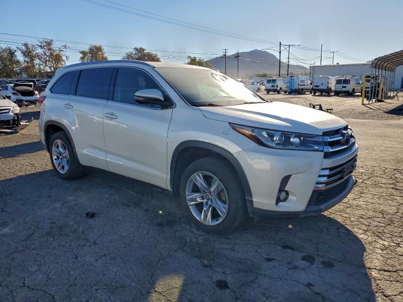2017 Toyota Highlander VIN 5TDYZRFH0HS208348 COPART salvage auction — MINOR DENT/SCRATCHES, CA - SALVAGE CERTIFICATE, sold $1,750 on 2026-07-23 (photo 4)