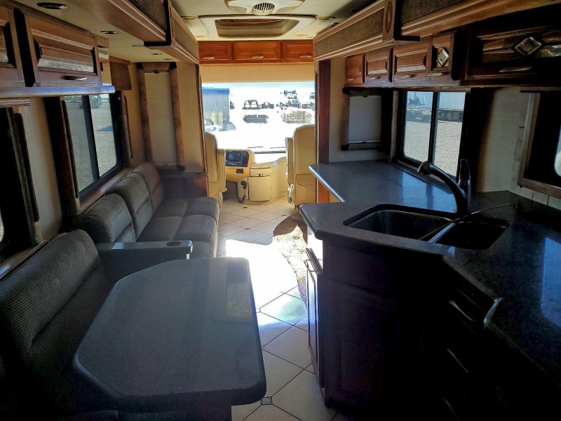 2006 Foretravel motorhome Motorhome VIN 1F98D54206N054784 COPART salvage auction — MINOR DENT/SCRATCHES, CT, sold $14,200 on 2026-07-30 (photo 5)