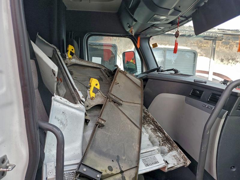 2019 Freightliner All other VIN 3AKJHHDR7KSKJ0047 COPART salvage auction — SIDE, WA - BILL OF SALE, sold $35 on 2026-07-09 (photo 5)