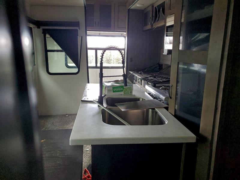 2022 Forest river Forest riv VIN 4X4FCRP21NS229323 COPART salvage auction — SIDE, KY - CERT OF TITLE-SALVAGE, sold $23,100 on 2026-07-09 (photo 6)