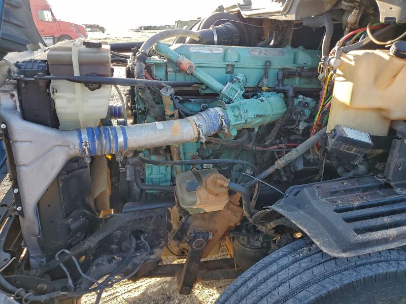 2009 Freightliner Columbia VIN 1FUJA6CK69LAD3105 COPART salvage auction — MINOR DENT/SCRATCHES, TX - CERTIFICATE OF TITLE, sold $6,800 on 2026-08-25 (photo 7)