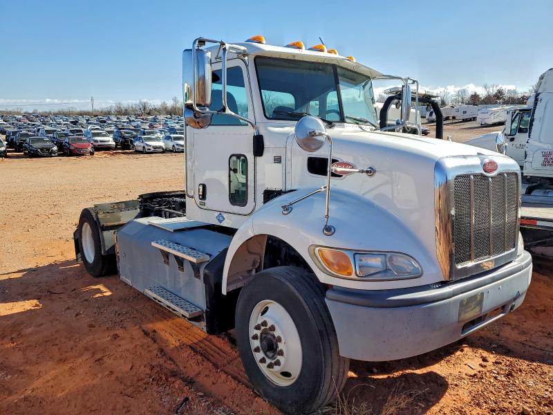 2017 Peterbilt All models VIN 1NP3A28X6HD421516 COPART salvage auction — MINOR DENT/SCRATCHES, CT, sold $13,000 on 2026-08-13 (photo 1)