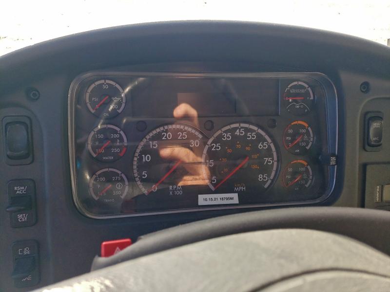2019 Freightliner All models VIN 1FVACXFC9KHKH7448 COPART salvage auction — ROLLOVER, JT, sold $6,400 on 2026-07-31 (photo 8)