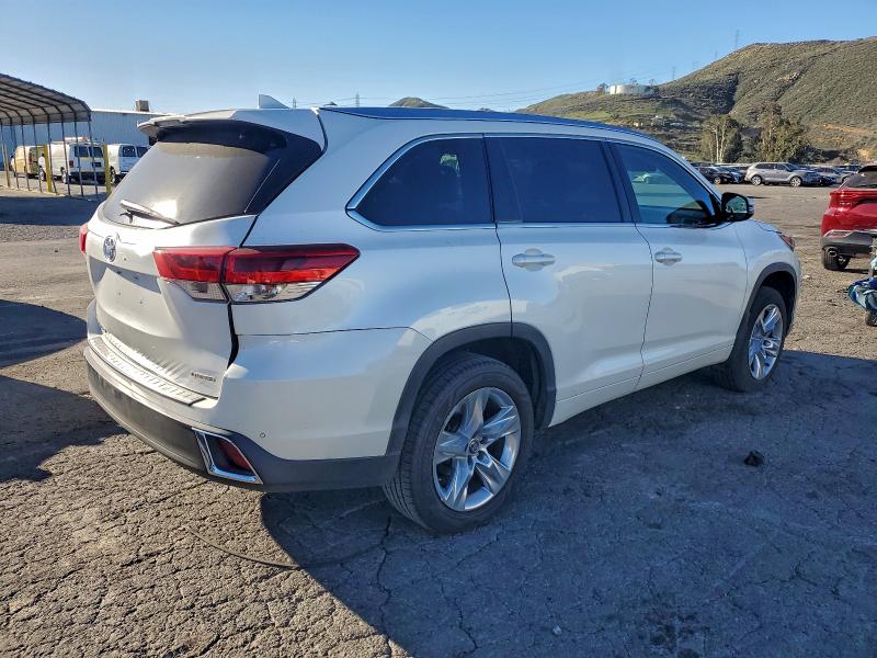 2017 Toyota Highlander VIN 5TDYZRFH0HS208348 COPART salvage auction — MINOR DENT/SCRATCHES, CA - SALVAGE CERTIFICATE, sold $1,750 on 2026-07-23 (photo 3)