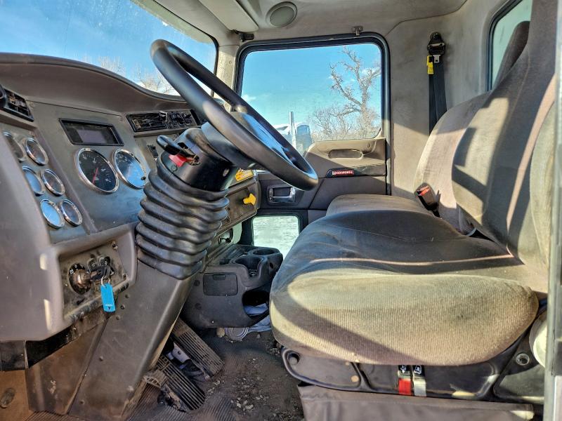 2018 Kenworth All models VIN 2NKHHM6X0JM209930 COPART salvage auction — REAR END, PS, sold $275 on 2026-07-29 (photo 7)