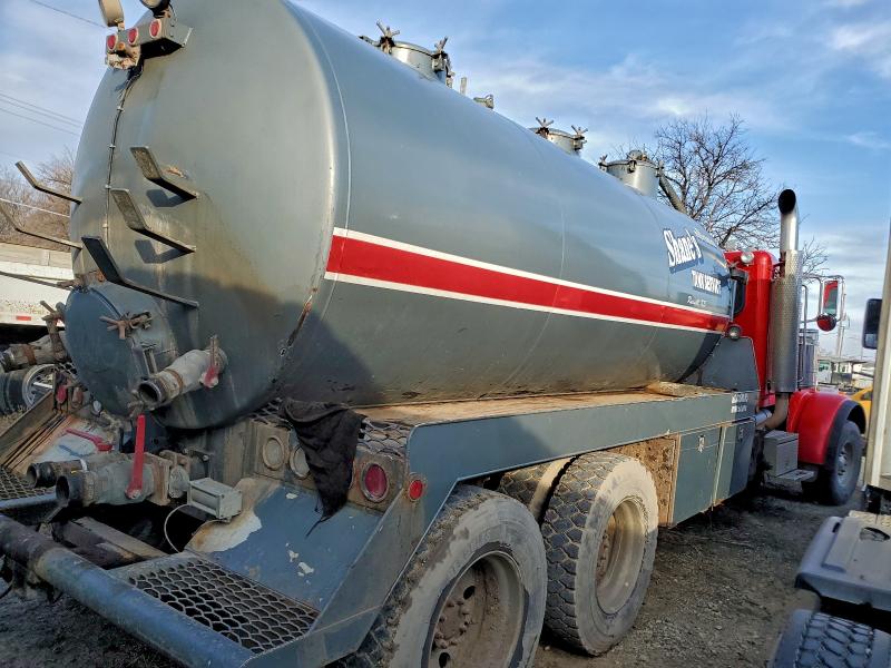 2011 Peterbilt tractor All models VIN 1NPTLU0XXBD126492 COPART salvage auction — FRONT END, KS - CERT OF TITLE-SALVAGE, sold $575 on 2026-07-23 (photo 4)