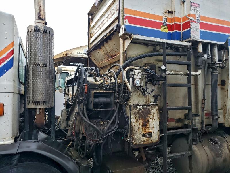 2006 Peterbilt All models VIN 1NPZLD9X46D716710 COPART salvage auction — MINOR DENT/SCRATCHES, FL - CERTIFICATE OF DESTRUCTION, sold $1,400 on 2026-07-31 (photo 6)