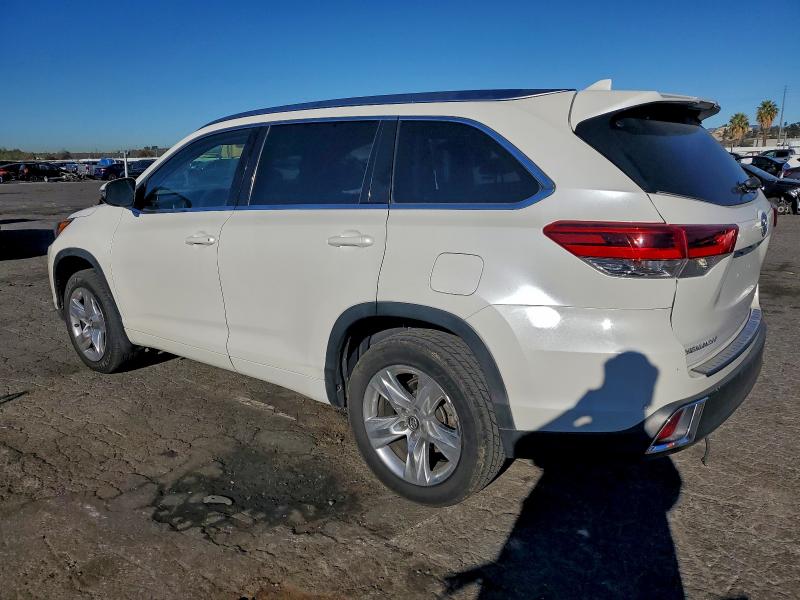 2017 Toyota Highlander VIN 5TDYZRFH0HS208348 COPART salvage auction — MINOR DENT/SCRATCHES, CA - SALVAGE CERTIFICATE, sold $1,750 on 2026-07-23 (photo 2)