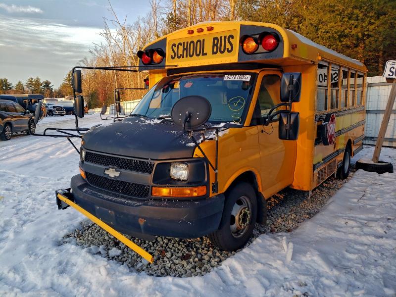 2013 Thom Bus VIN 1GB3G3BG2C1177172 COPART salvage auction — MINOR DENT/SCRATCHES, PA - CERT OF TITLE, sold $1,650 on 2026-09-09 (photo 2)