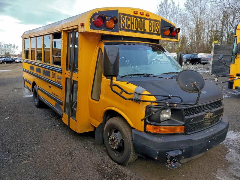 2011 Chev Express VIN 1GB3G3BG2B1174464 COPART salvage auction — MINOR DENT/SCRATCHES, CT - CERTIFICATE OF TITLE, sold $3,000 on 2026-07-28 (photo 4)