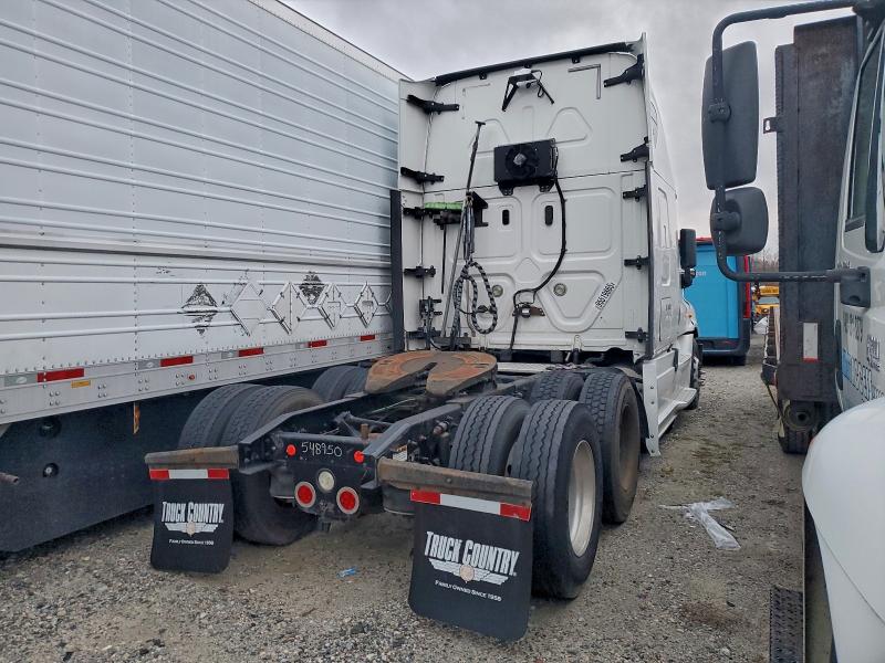 2018 Freightliner All other VIN 3AKJGLDR7JSJH1217 COPART salvage auction — NORMAL WEAR, PA - CERT OF TITLE, sold $7,000 on 2026-07-28 (photo 4)