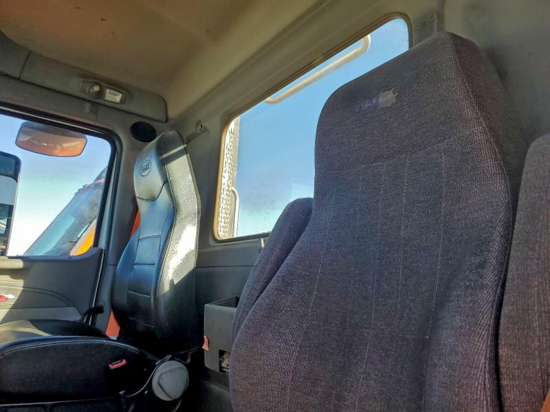 2018 Peterbilt All models VIN 1XPBA48XXJD478031 COPART salvage auction — NORMAL WEAR, IN - CERTIFICATE OF TITLE, sold $7,000 on 2026-07-28 (photo 6)